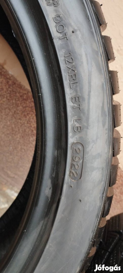 Téligumi jó állapotban 