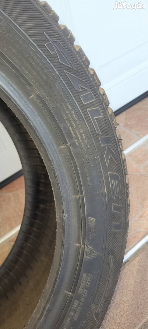 Téligumi keveset futott nagyon jó állapotu