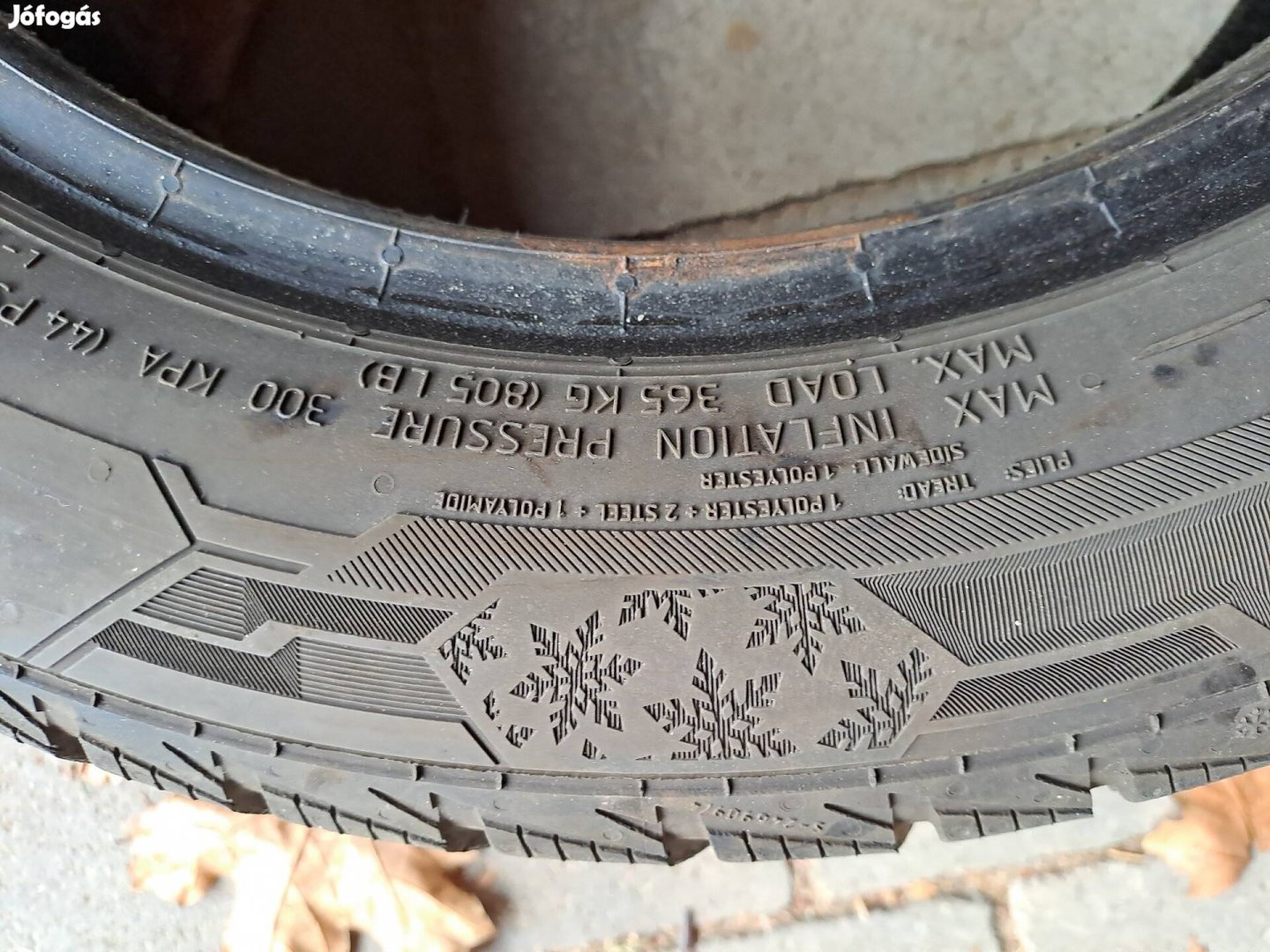 Téligumi olcsón eladó!