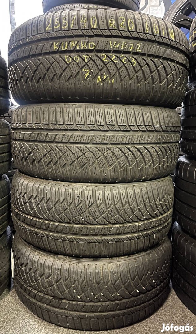 Téligumi szett 255/40 R20 Kumho 