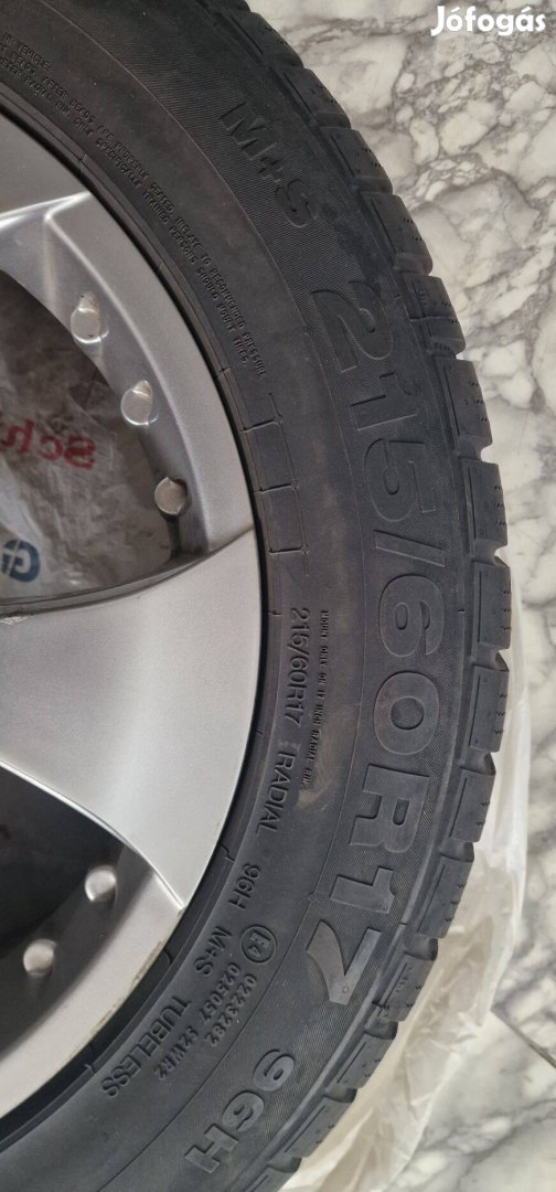 Téligumu garnitúra alufelnivel 215/60R17 Eladó!