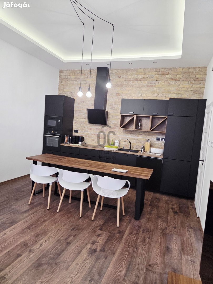 Teljes körűen felújított, azonnal költözhető, csendes