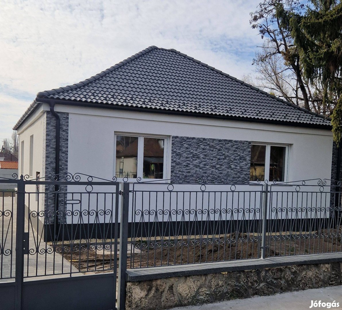 Teljes körűen felújított családi ház
