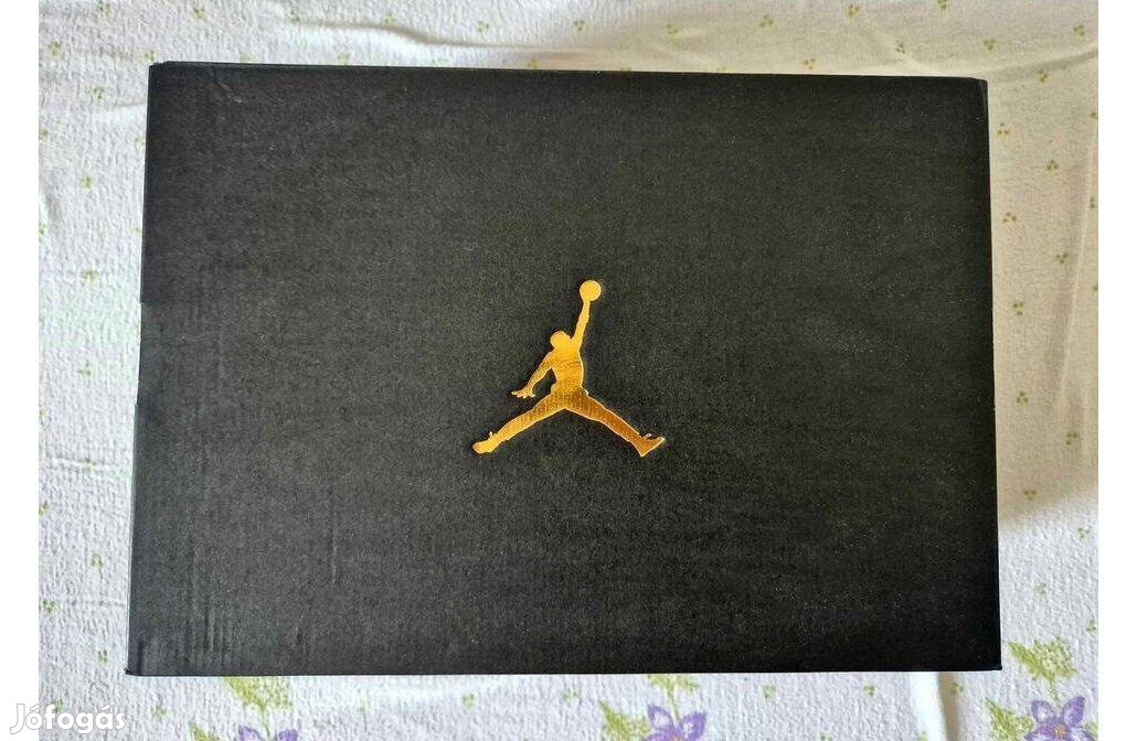 Teljesen Új, Eredeti Air Jordan Stay Loyal 3