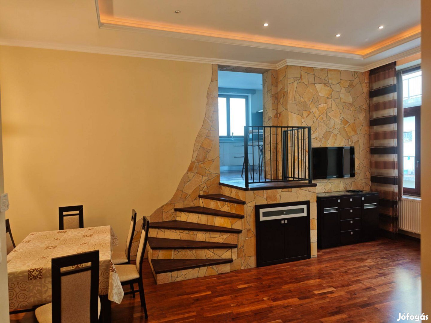 Teljesen berendezett olasz luxuslakás igényes bérlőnek kiadó
