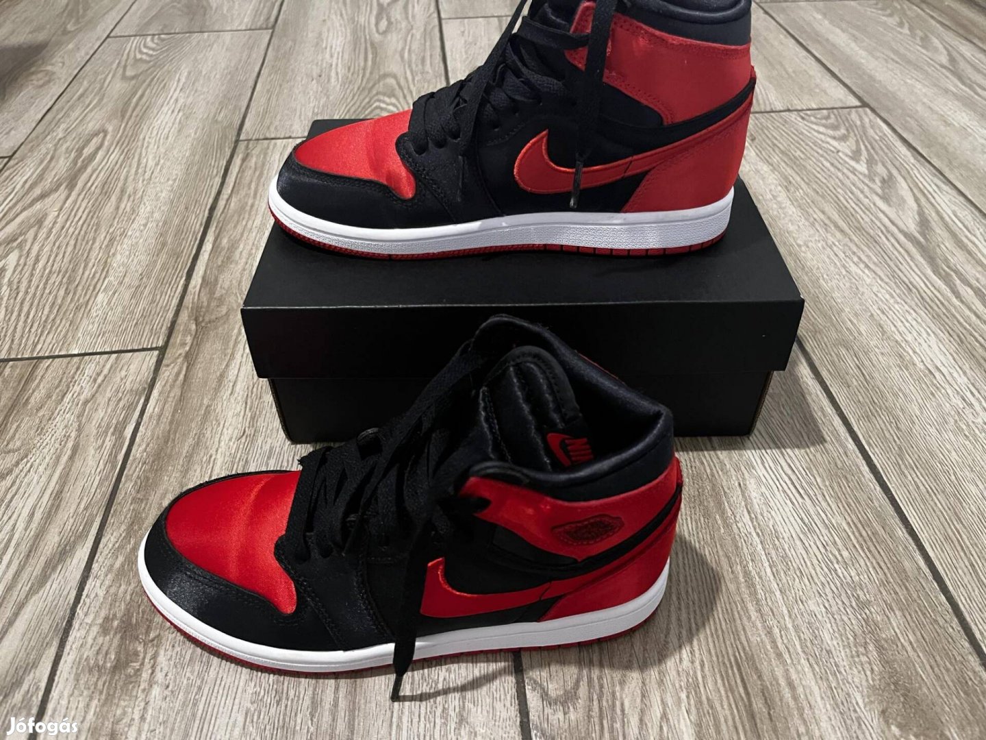 Teljesen uj 35ös Air Jordan retró High og cipő