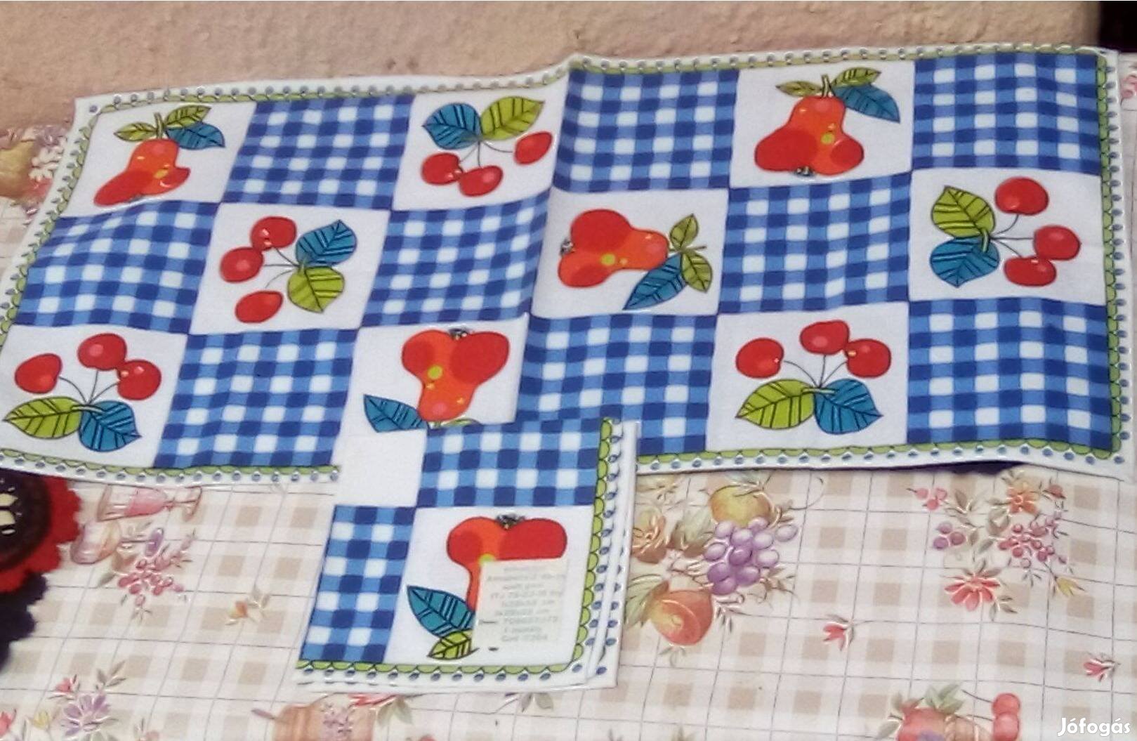 Teljesen új állapotú konyhai terítő szett