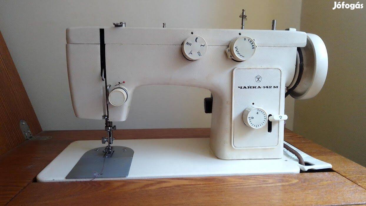 Teljesen új nem használt ˝Chaika-142M" elektromechanikus varrógép