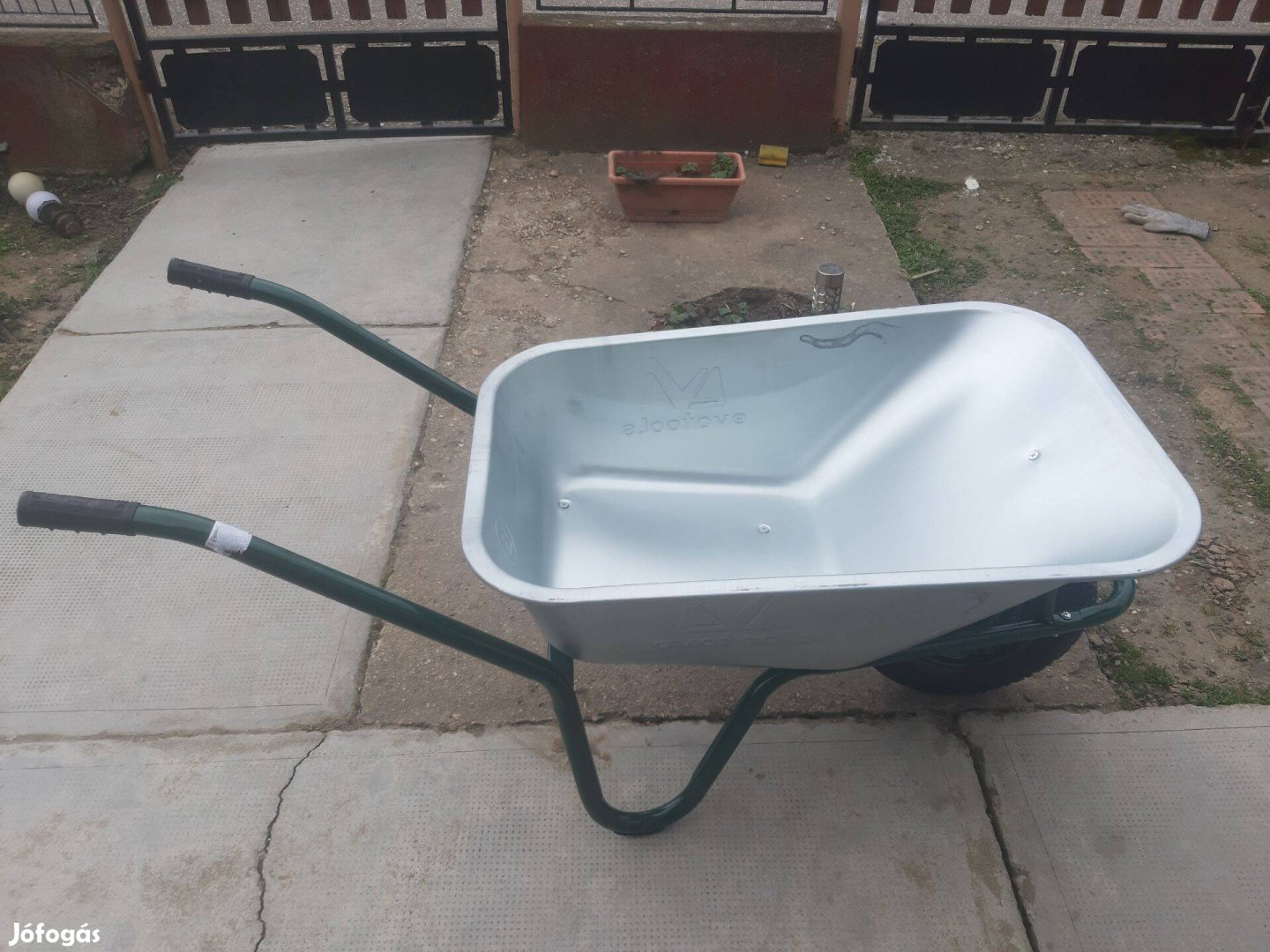 Teljesen új talicska eladó!