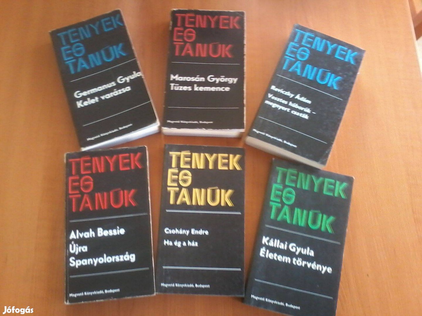 Tények és tanúk