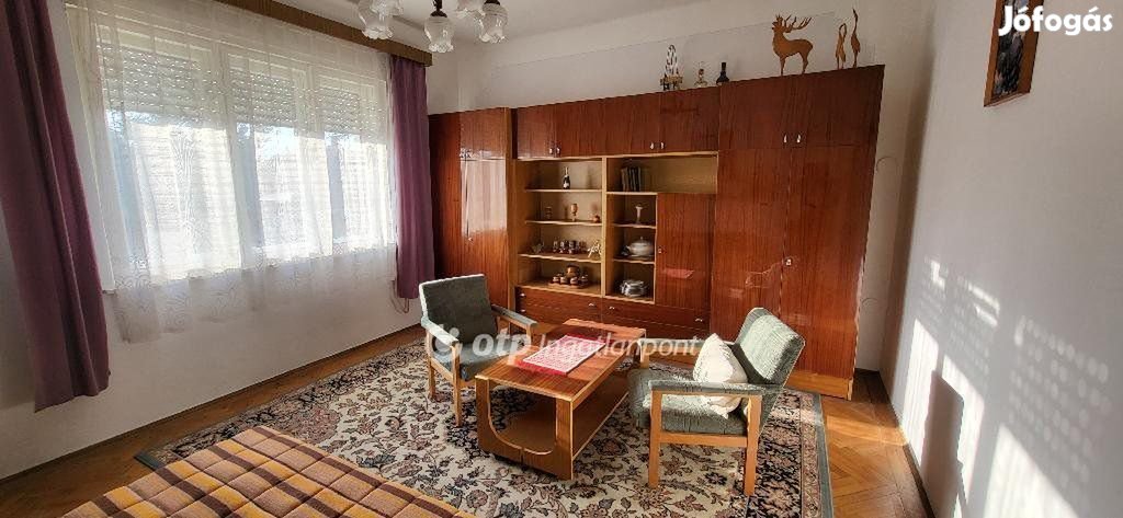 Tényői 70 nm-es ház eladó