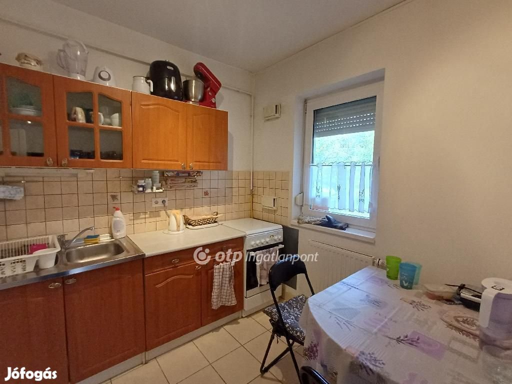 Teraszos földszinti lakás Dunaharasztiban eladó