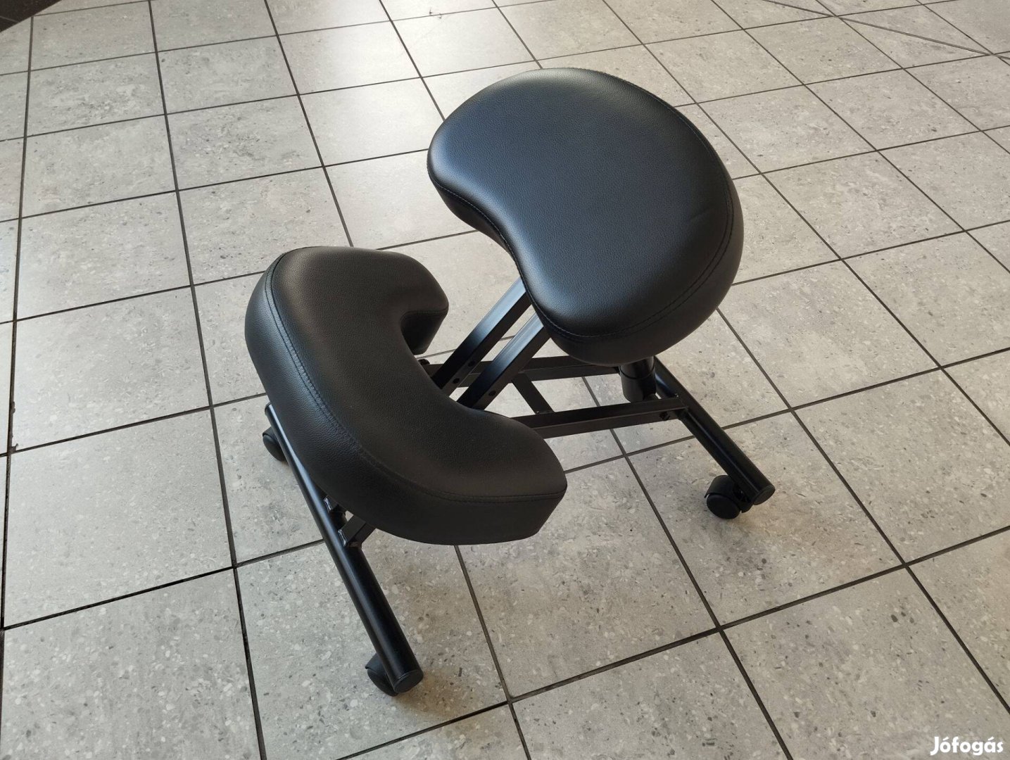 Térdelő szék, új