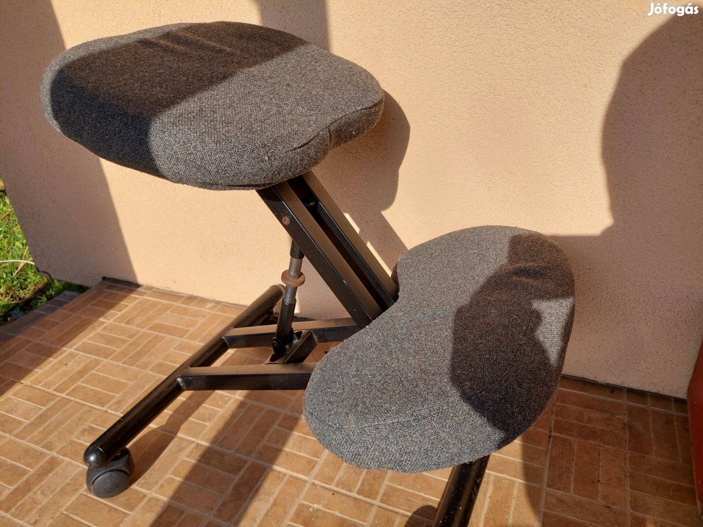 Térdeplő szék