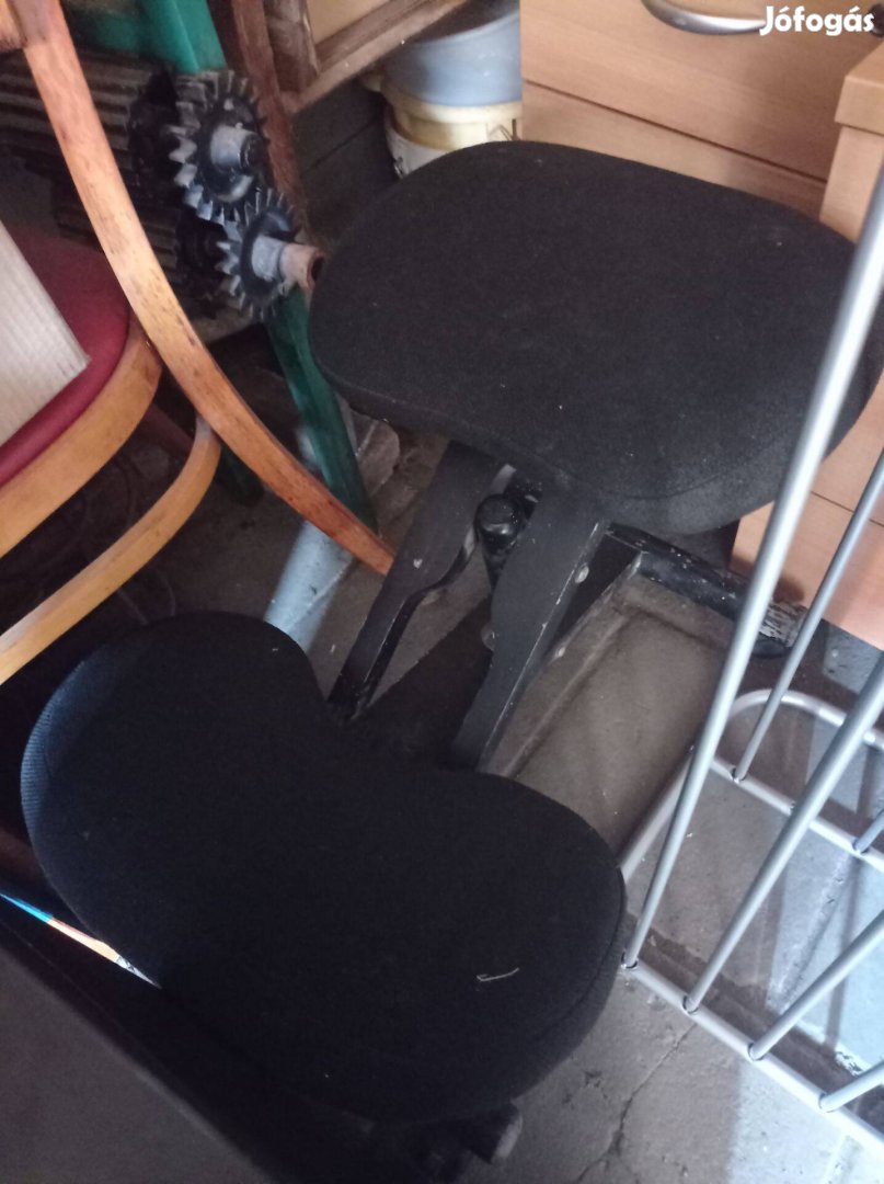Térdeplő szék, műkörmös szék