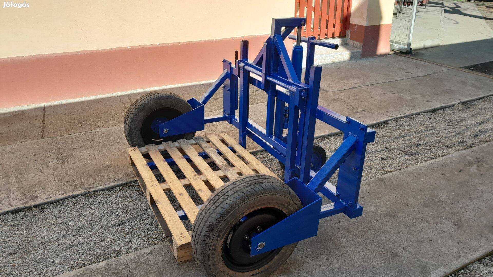 Terep béka kézi raklapemelő