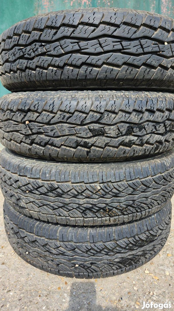 Terepgumi 195/80 r15 Toyo és Falken terepgumi. 20000