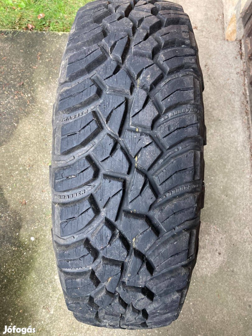 Terepgumi General Grabber X3 235/75 R15