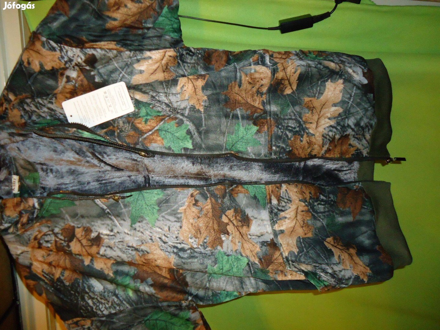 Terepmintás horgász-vadász kabát polár béléses Új ffi L, XL méretben