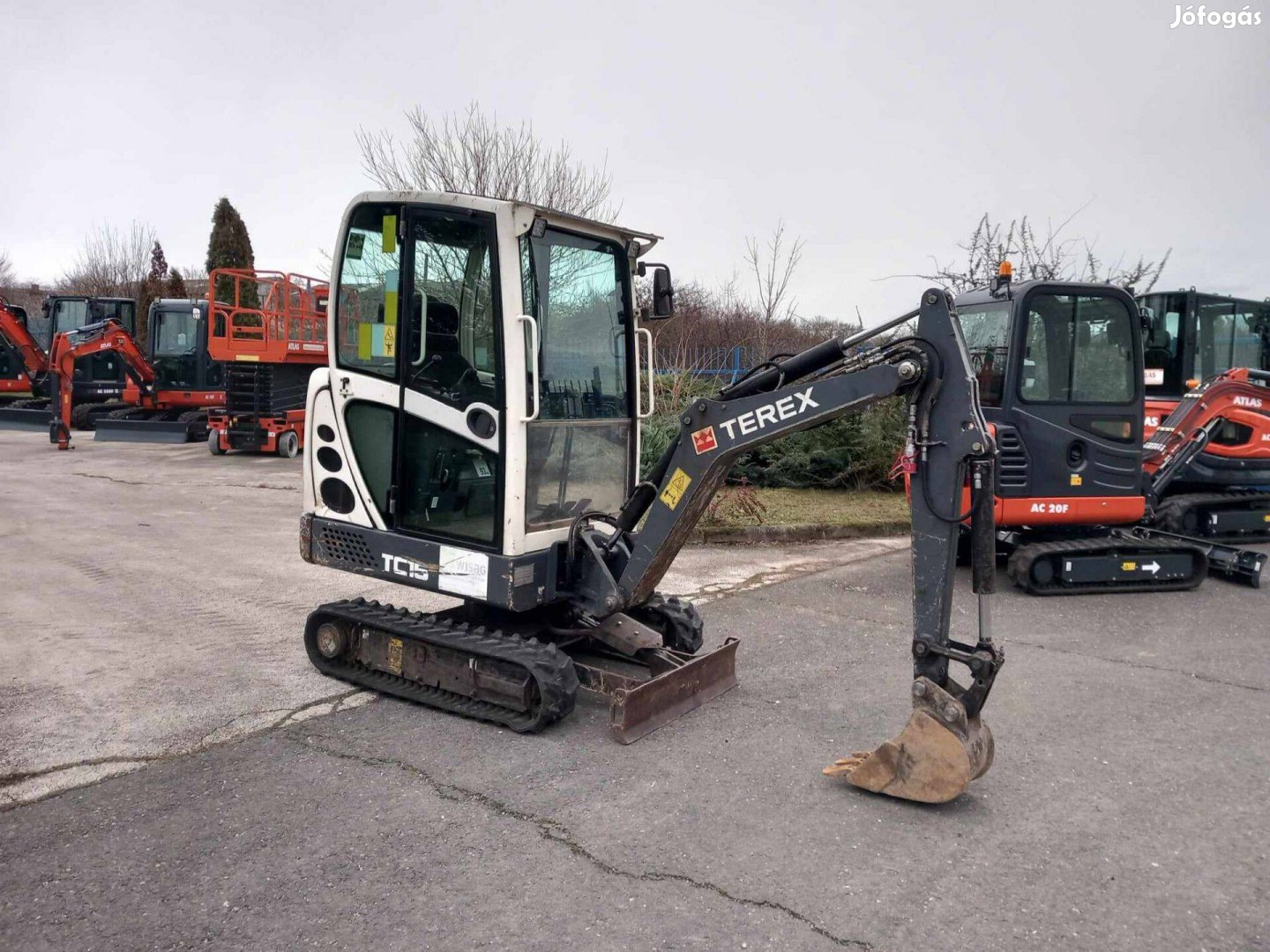 Terex TC16 gumihevederes forgókotró