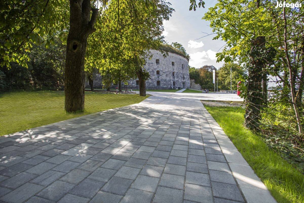 Térkő, L. Piazza antracit, országos szállítással, 3 raklap mennyiségtő