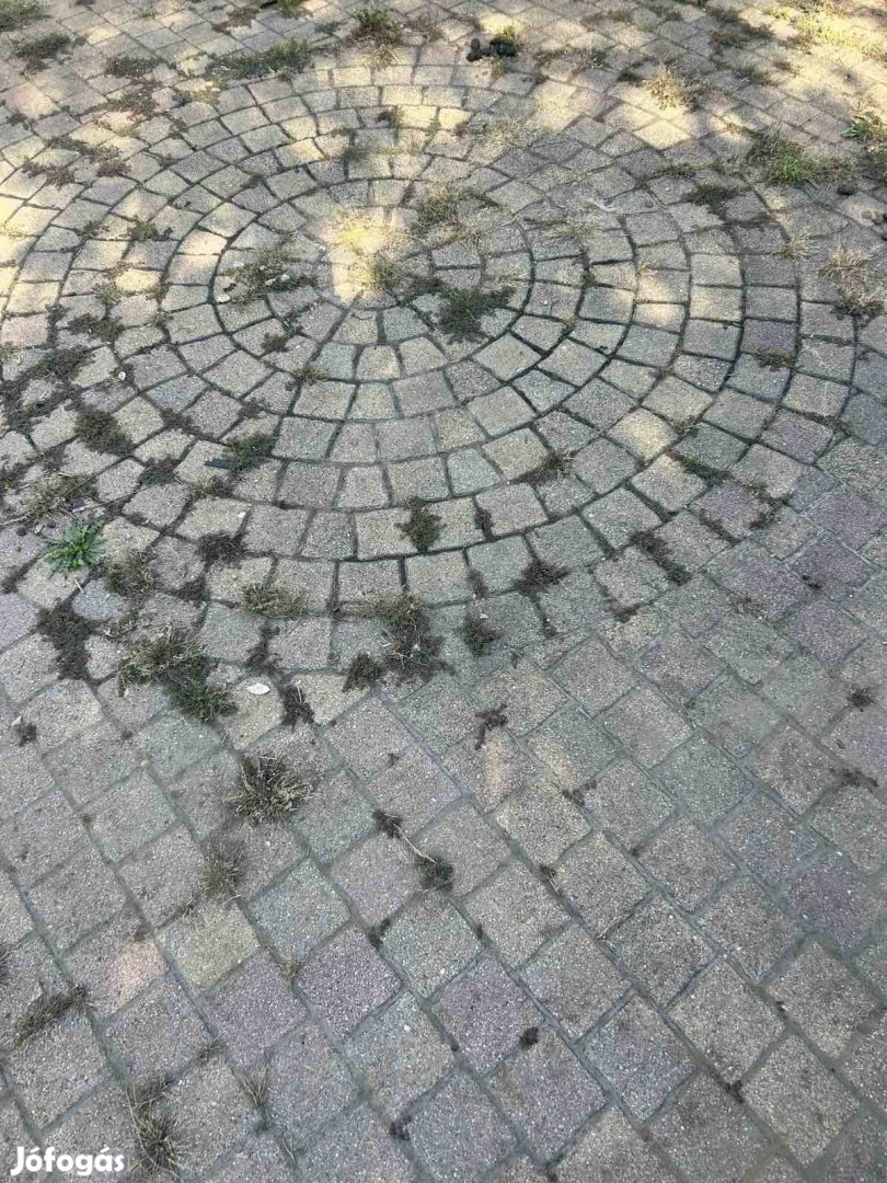 Térkő, térburkolat eladó.