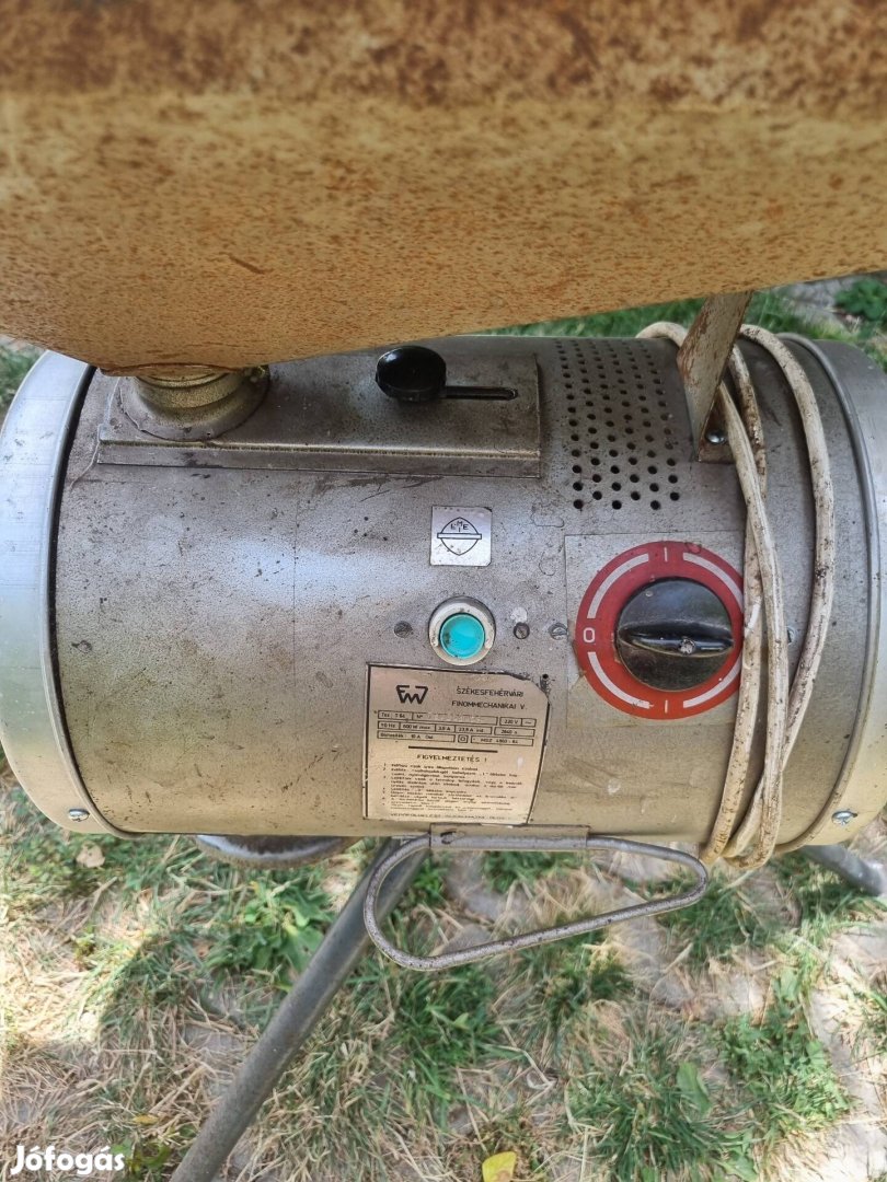 Termény daráló jó állapotú eladó. 