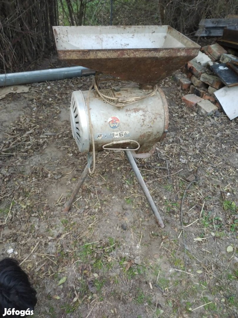 Terménydaráló működőképes állapotban.