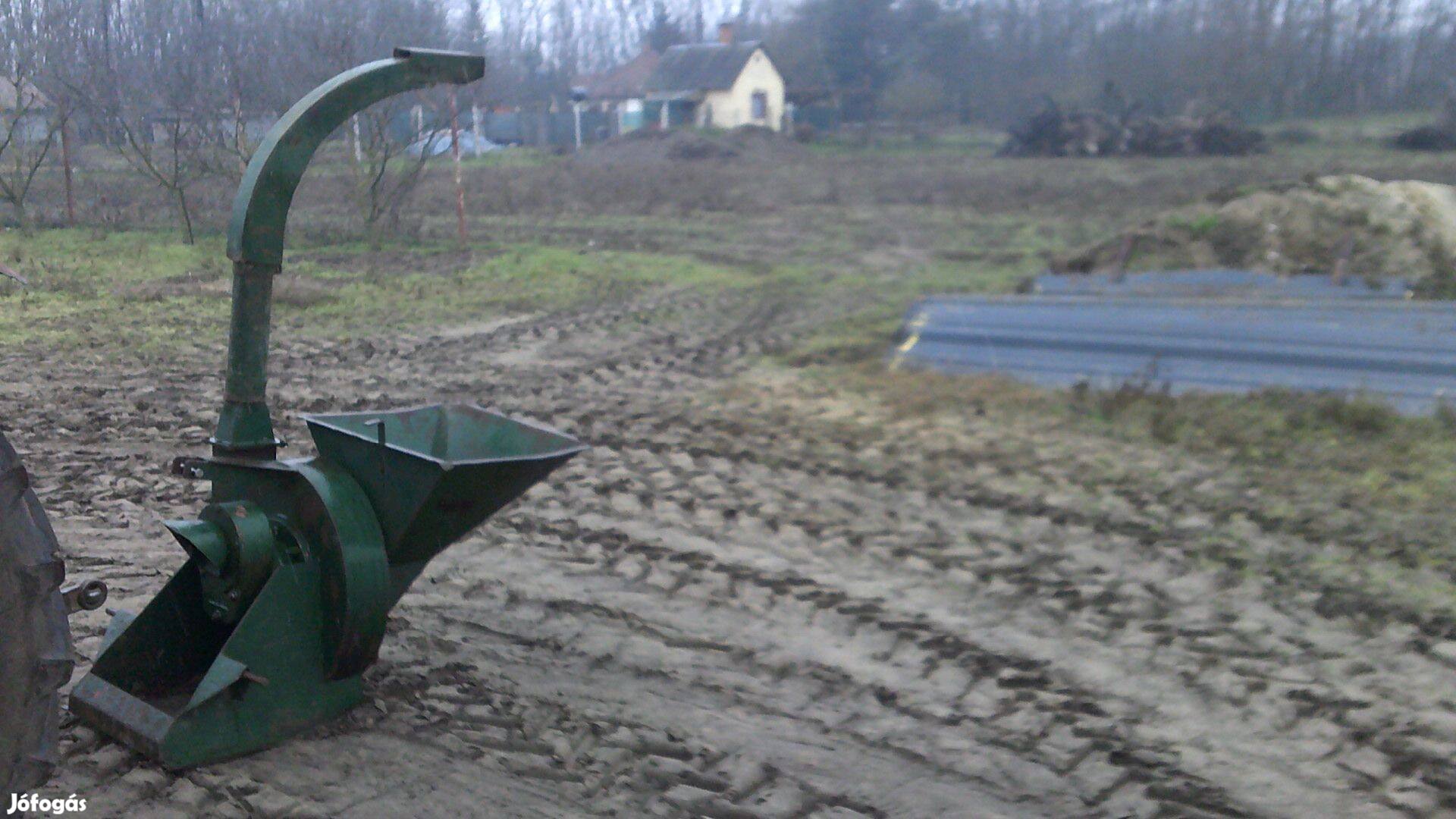 Terménydaráló traktor hajtású ciklonos