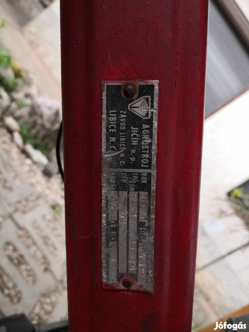 Terra kerti traktor