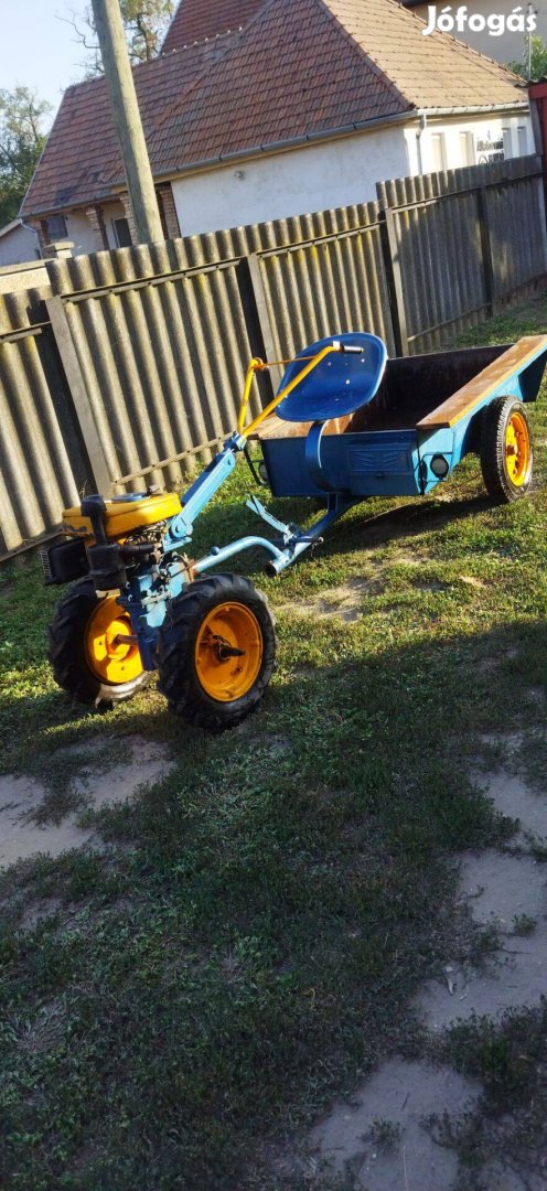 Terra kistraktor pótkocsival