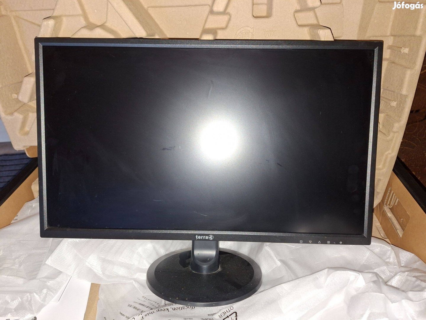 Terra monitor 24 hangszóróval