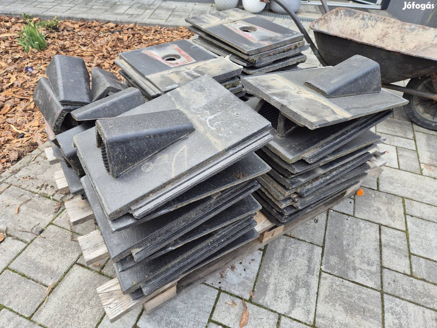 Terran Zenit szellőző cserepek - Fekete