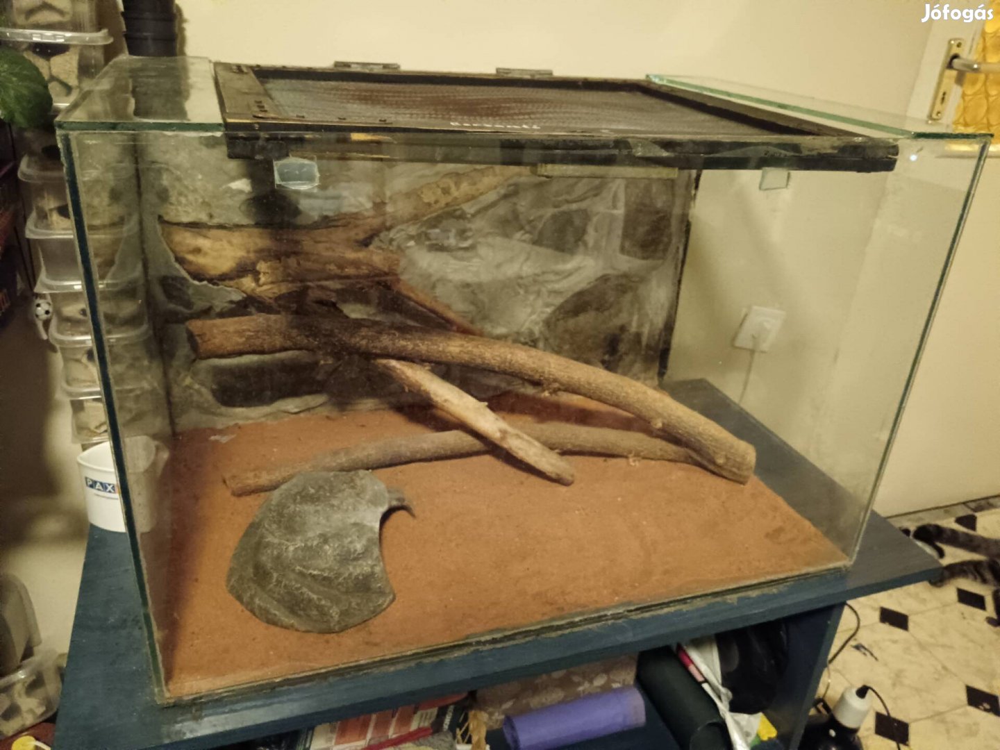 Terrárium felső csapóajtós