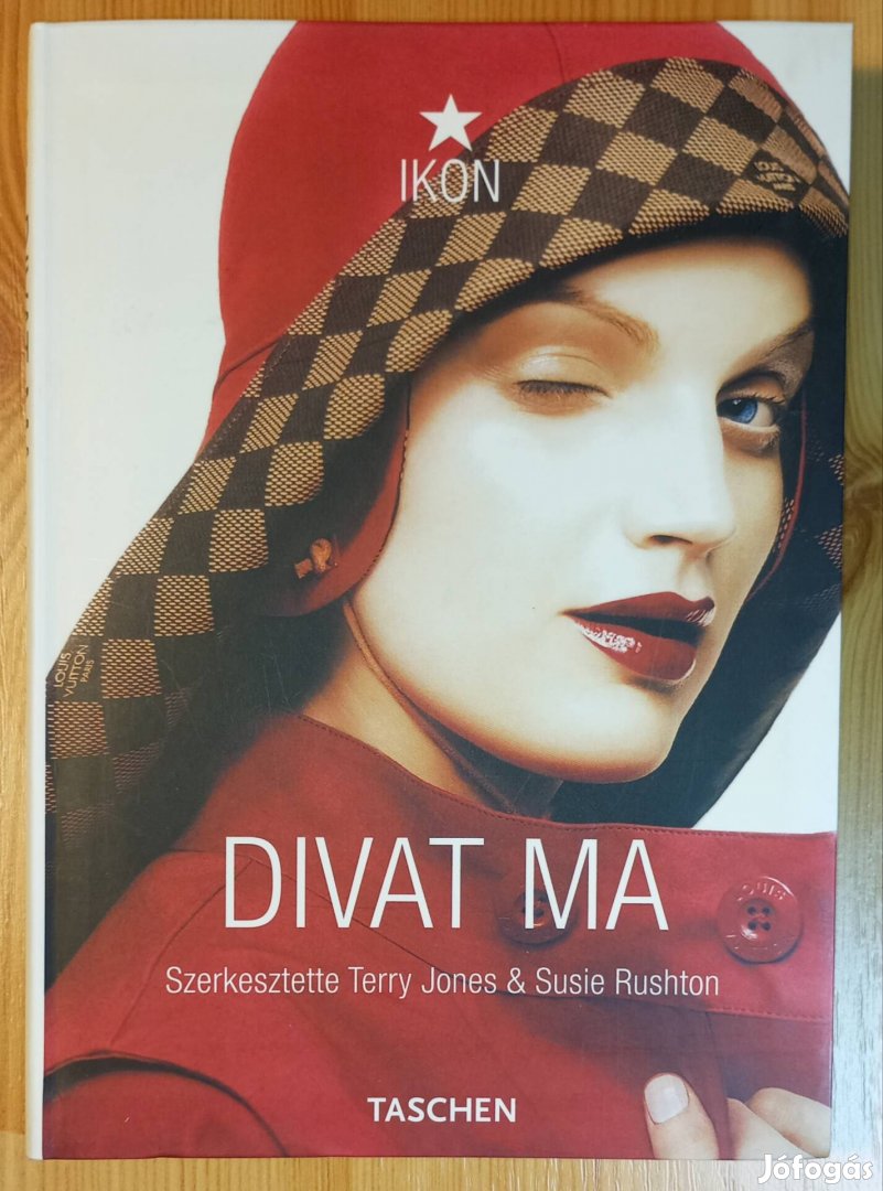 Terry Jones, Susie Rushton: Divat ma