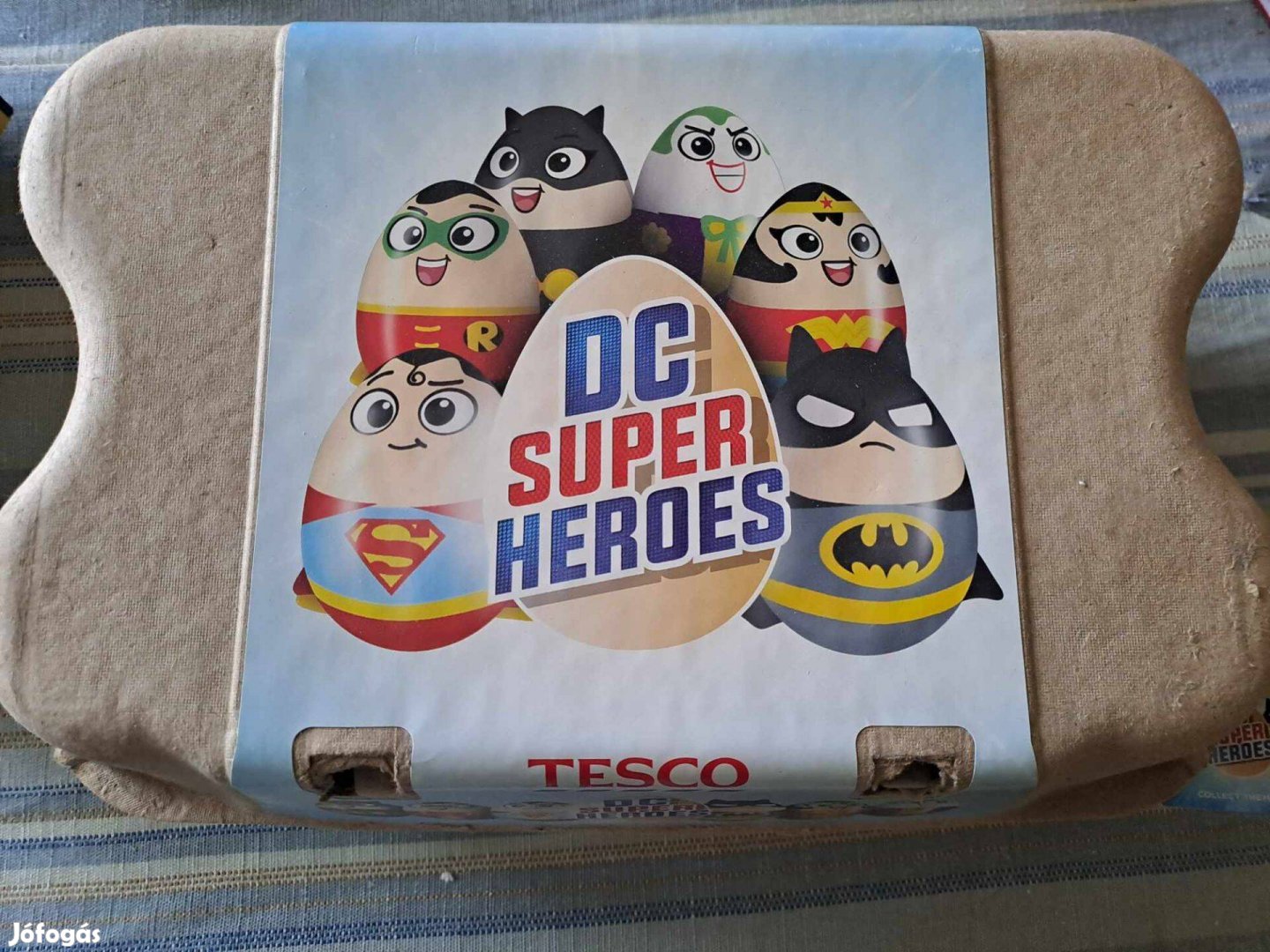 Tesco DC Super Heroes plüssfigurák tojástartóval