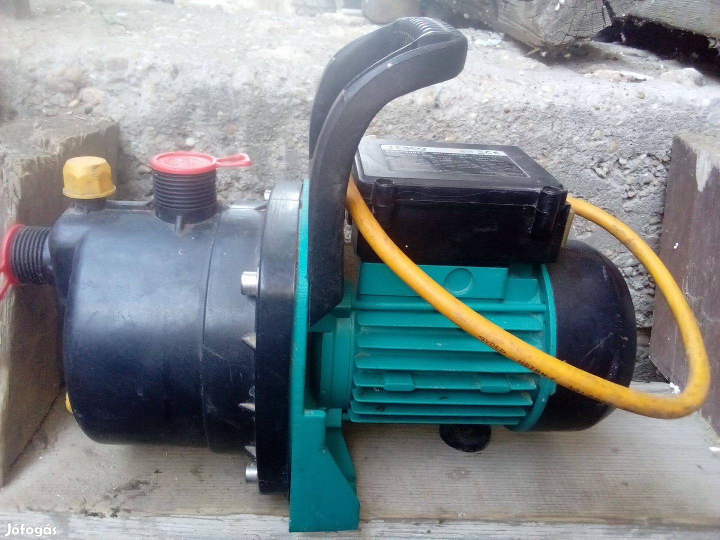 Tescós kerti szivattyú 800W-os jó állapotban