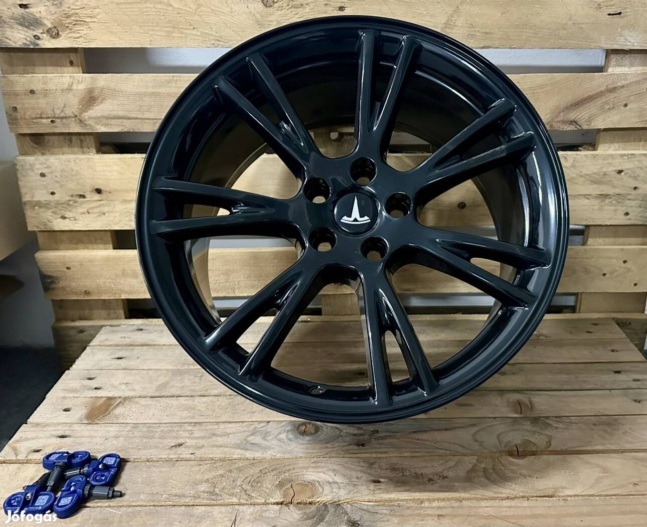 Tesla 19es gyári alufelni 5x114,3 Model Y Szenzor BLE 
