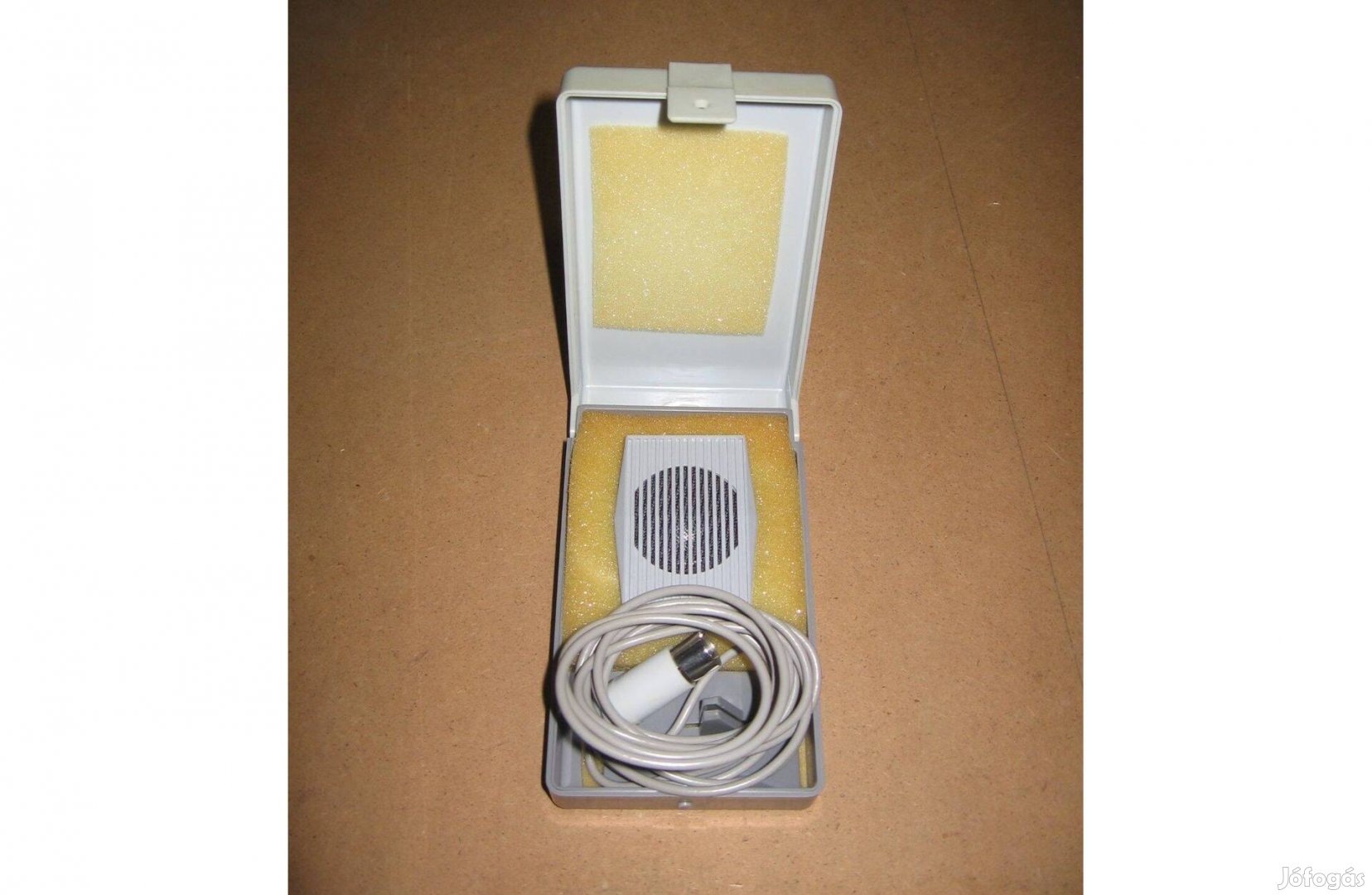Tesla AMD 108 mikrofon
