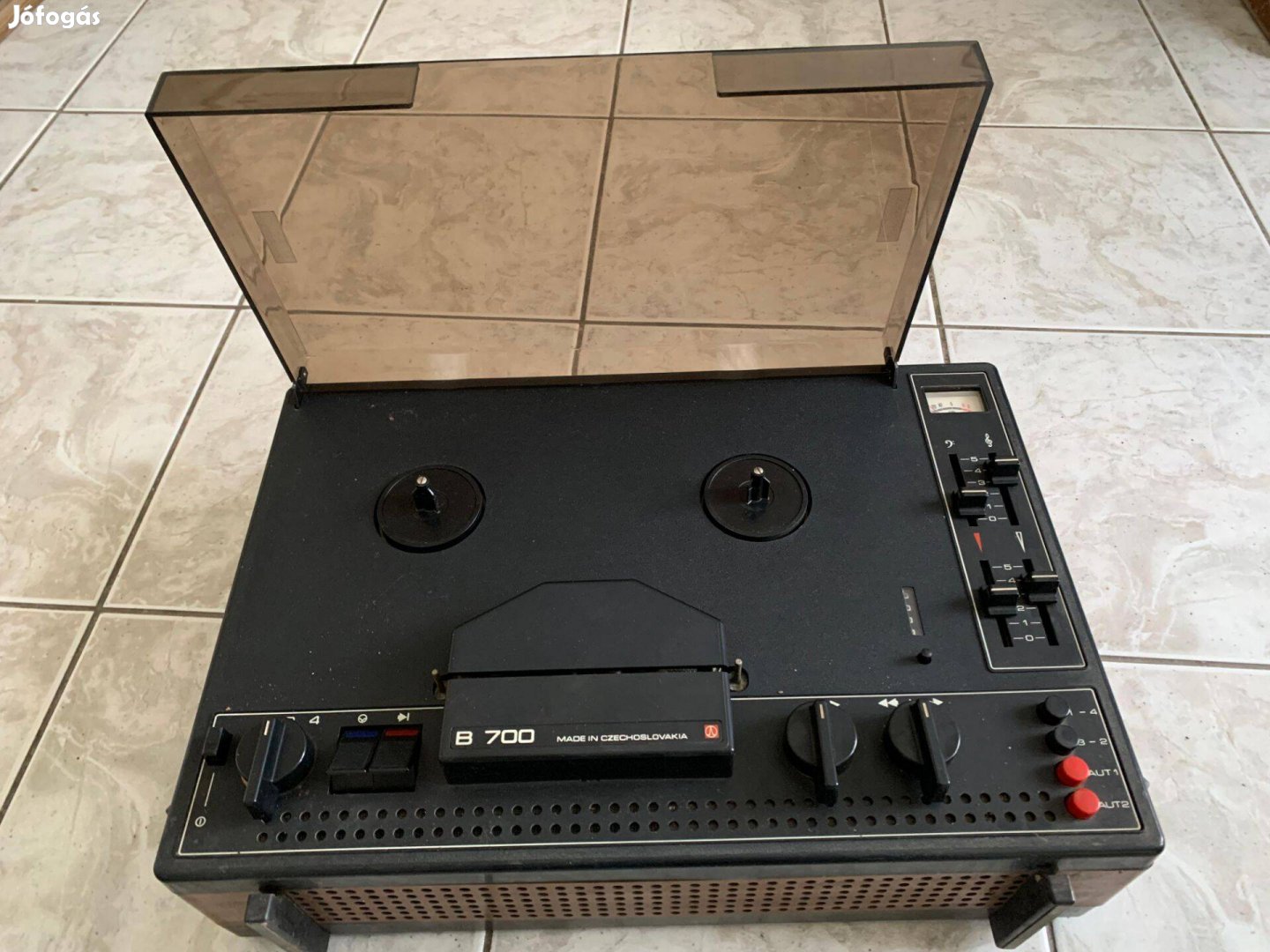 Tesla B700 szalagos magnó