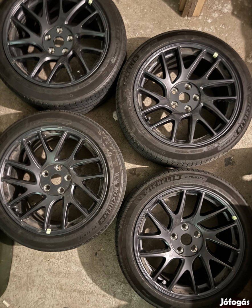 Tesla M3 18 felni szett nyári
