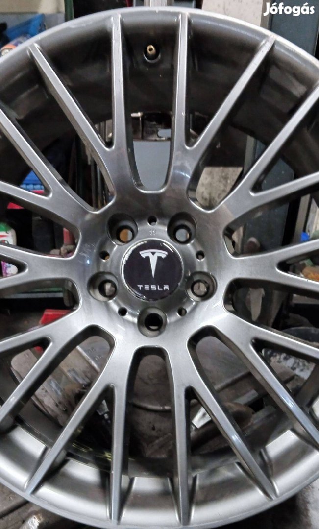 Tesla MS 2015-től 21" téli szett fellelt állapotban