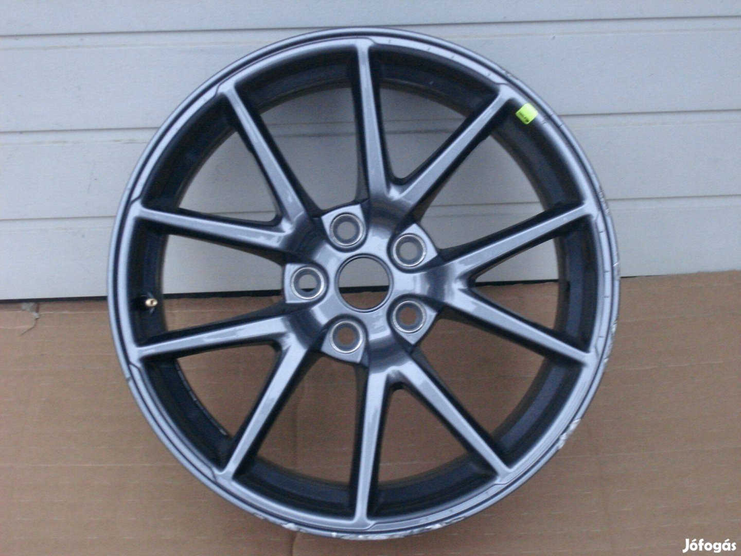 Tesla Model 3 18-as Gyári Felni 18X8,5Jx 1044261-00-A