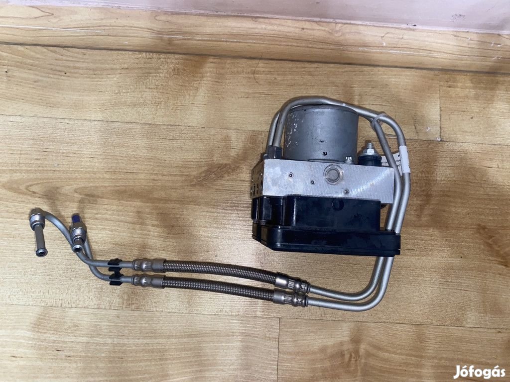 Tesla Model 3 ABS kocka 104474500B