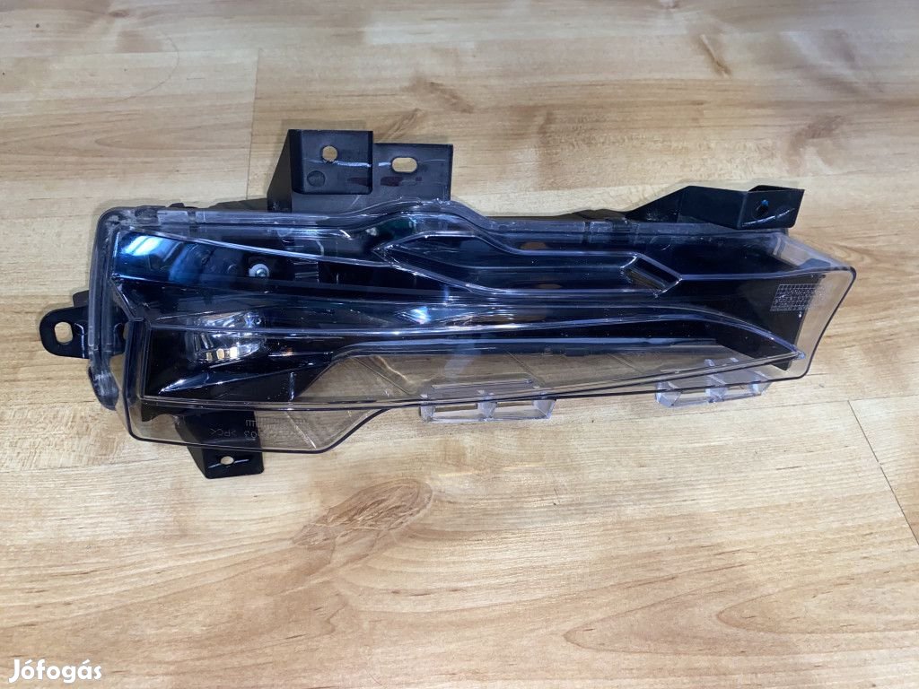 Tesla Model 3 Bal oldali ködlámpa 107739500D