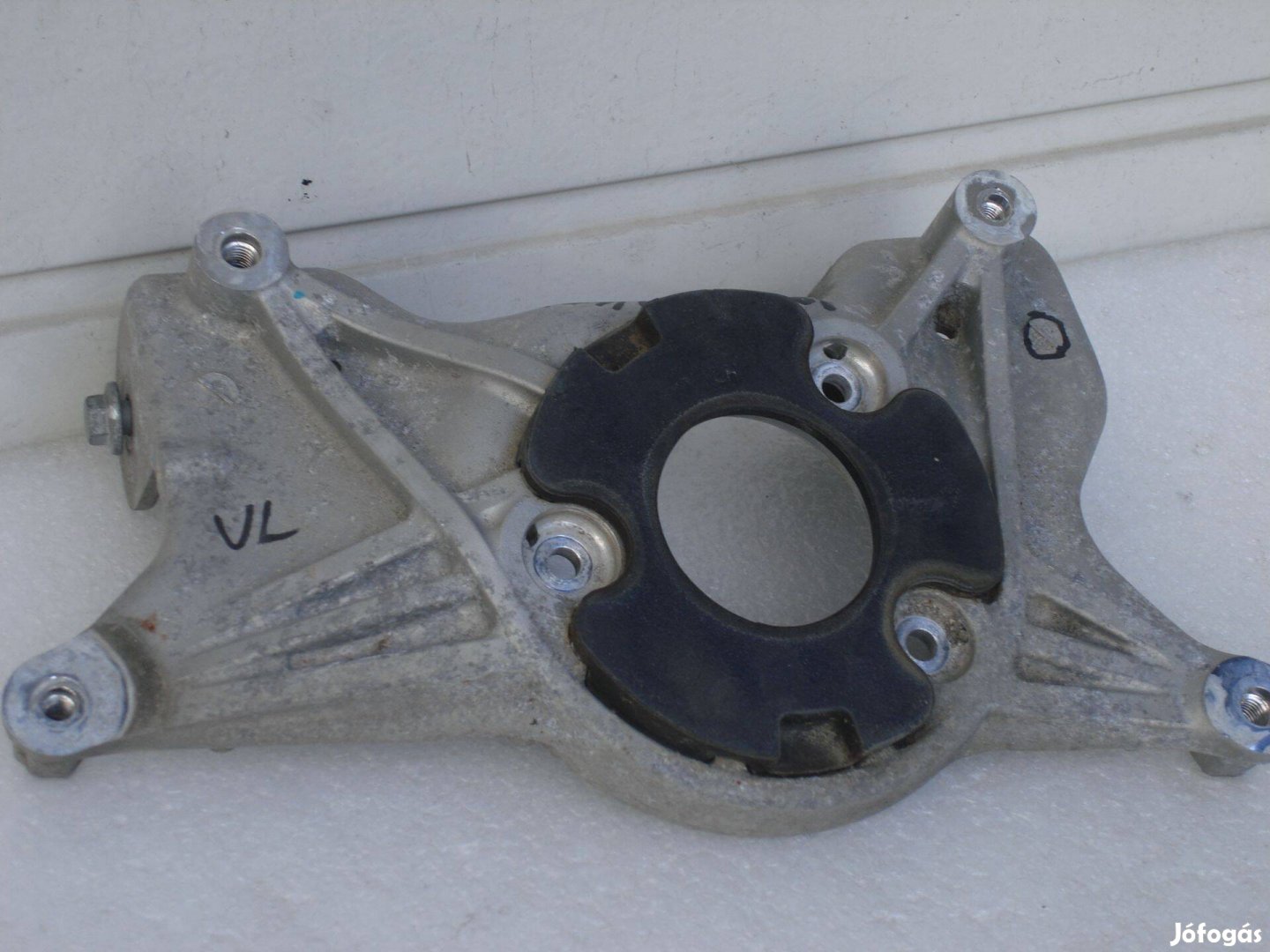 Tesla Model 3 Model Y Bal első lengéscsillapító tartó konzol 1044032-0