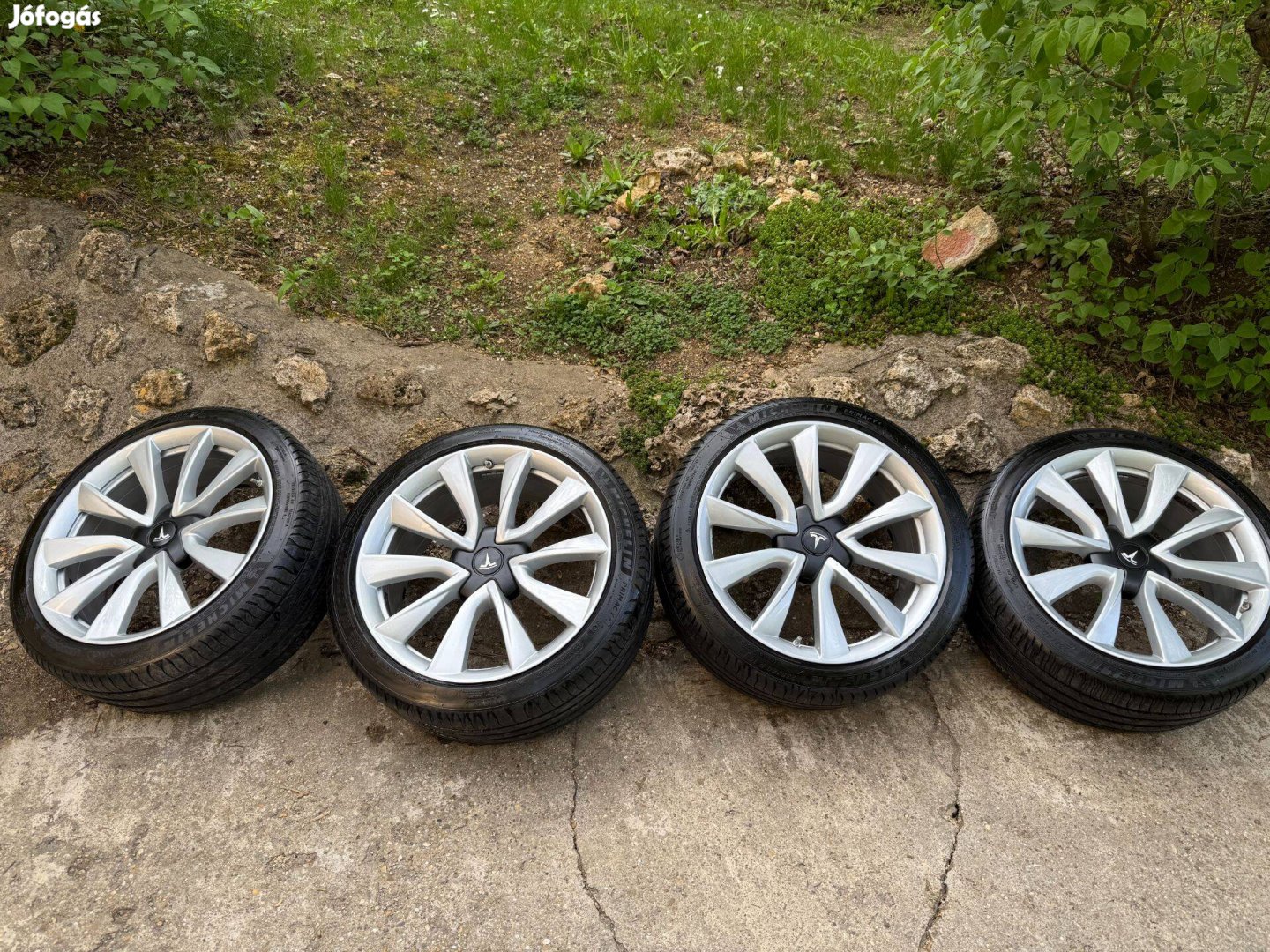 Tesla Model 3 Sport 19" nyári szett 235/40 R19 96W Michelin Primacy 4