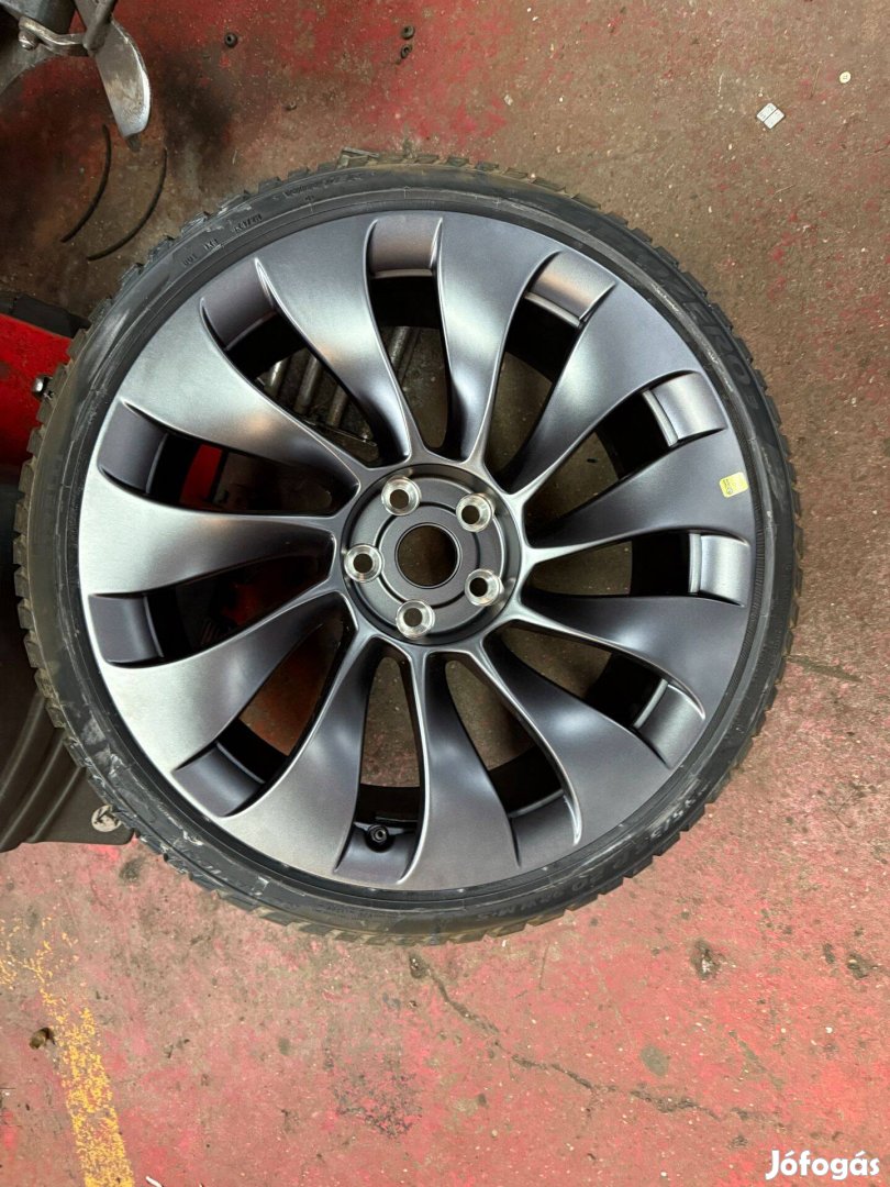 Tesla Model 3 Überturbine 20" téli kerék garnitúra 235/35 R20