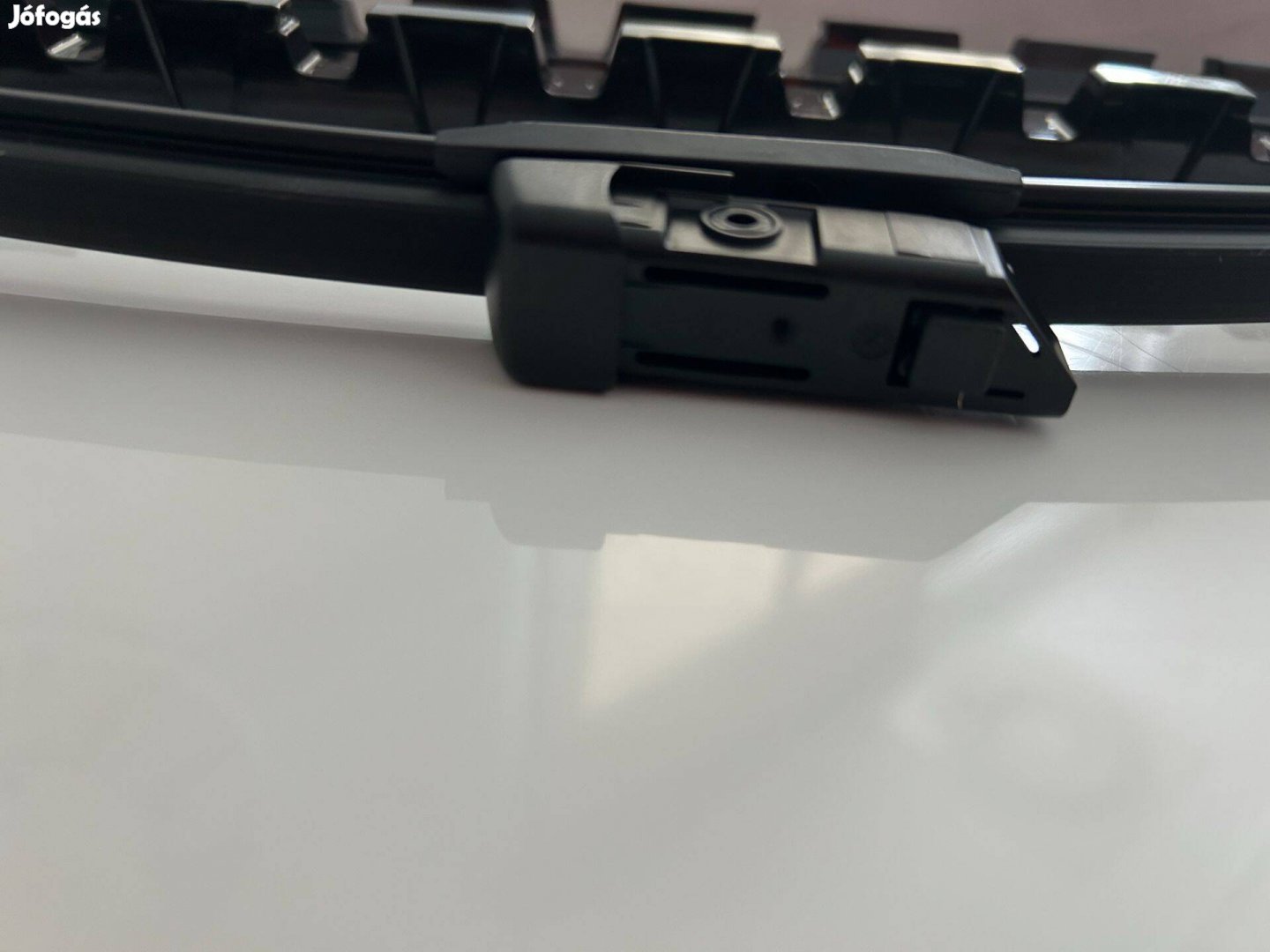 Tesla Model 3 gyári ablaktörlő