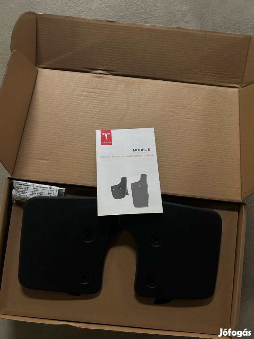 Tesla Model 3 hátsó sárfogógumi